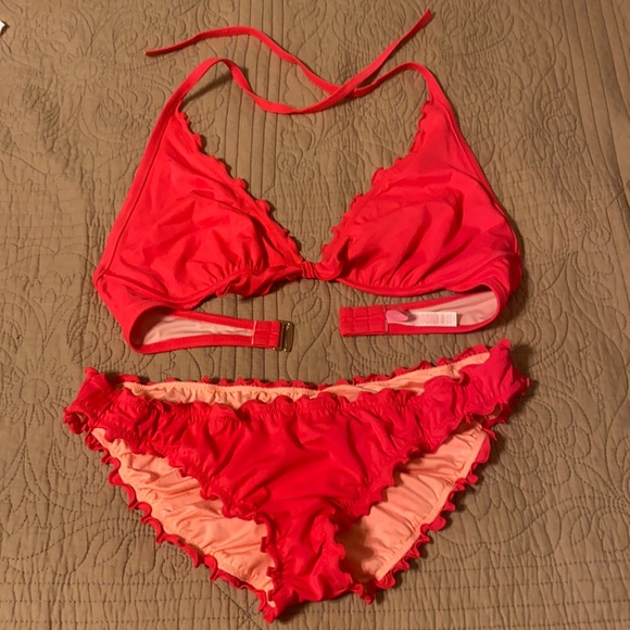 Swim suit - Picture 1 of 3